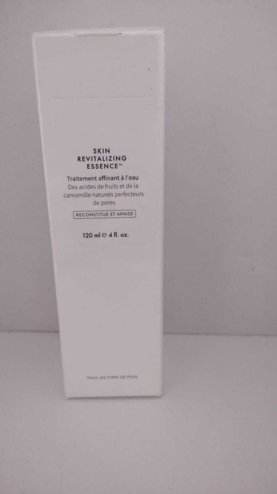 Skin Revitalizing Essence Monat